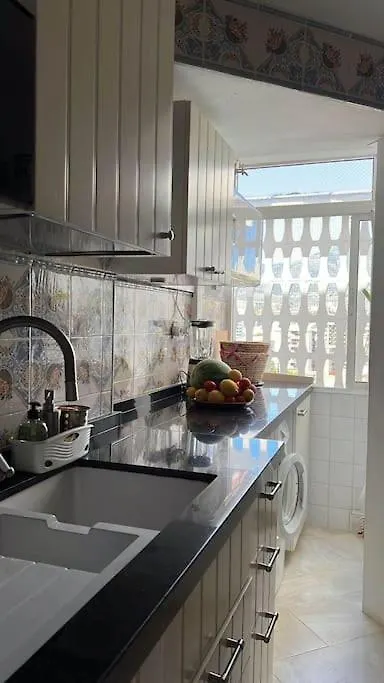 Cosy Apartment With Seaviews, Pool Close To Beach. Fuengirola