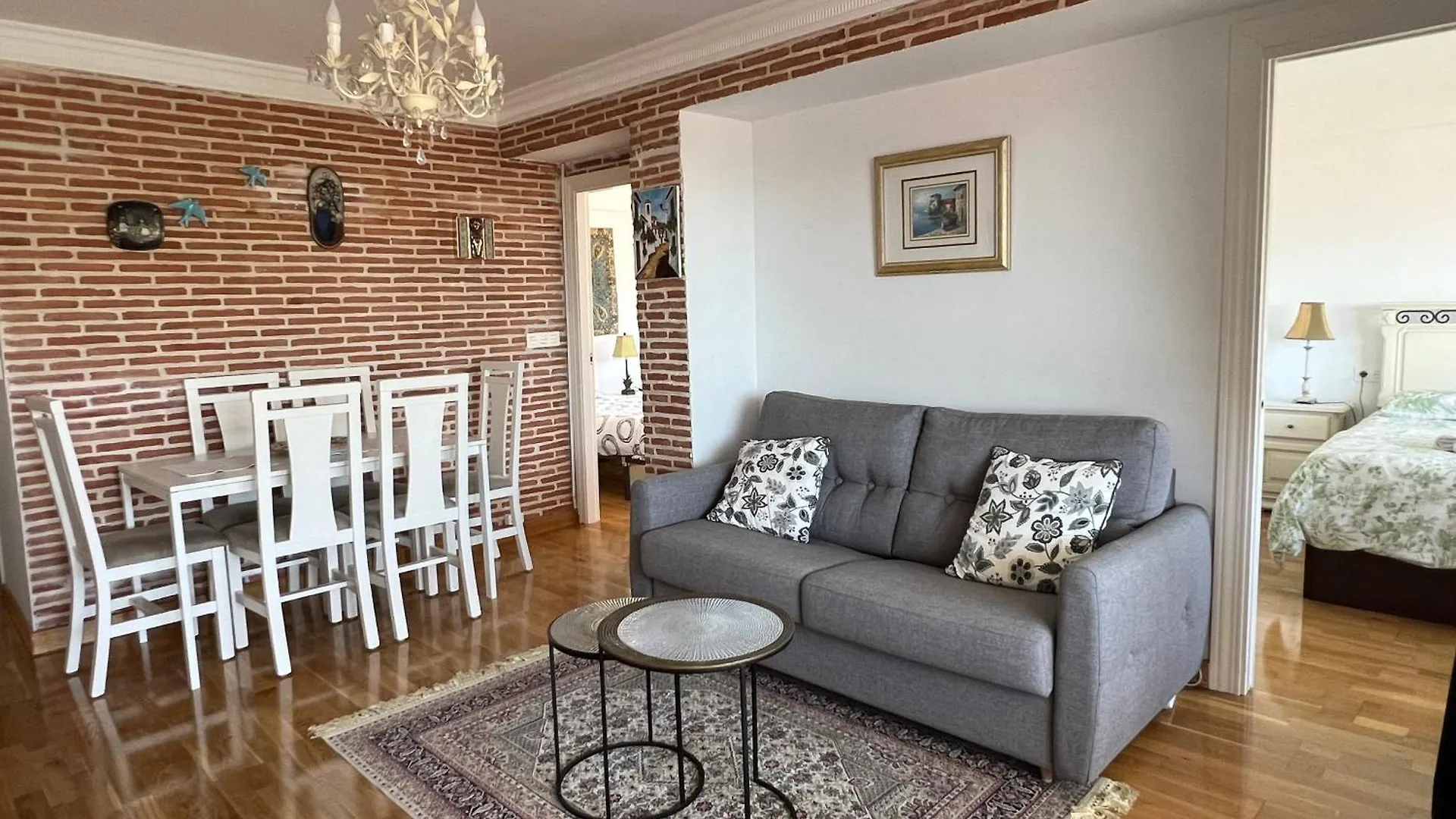 Cosy Apartment With Seaviews, Pool Close To Beach. Fuengirola Spain